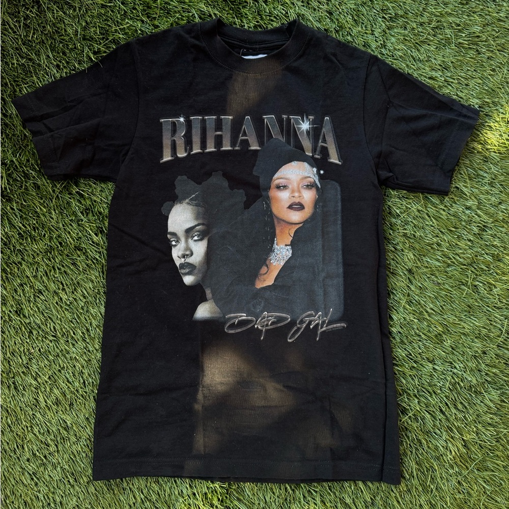 Rihanna graphic tee. Small. Excellent condition